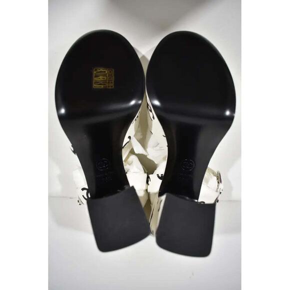 Chanel 22S White Black Lambskin CC Logo Platform Strap Block Heel Sandal 36.5 - Picture 12 of 12